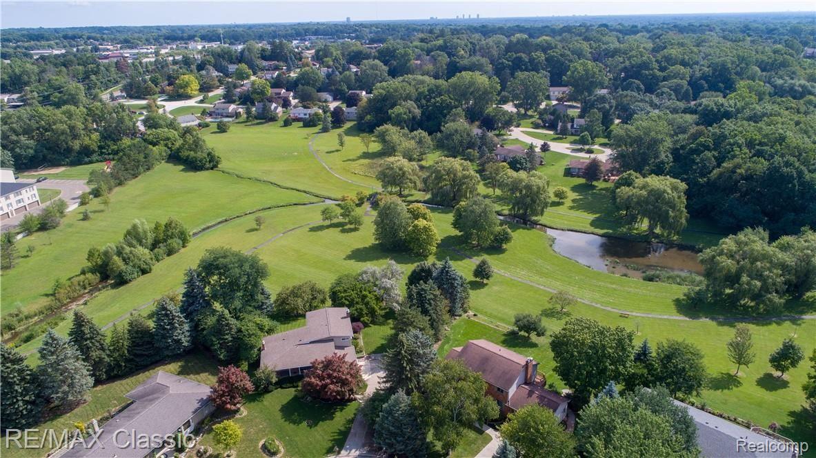 36242 Smithfield Road Farmington, MI 48335 - Photo 46 of 55 36242 Smithfield Rd HDR10.jpg
