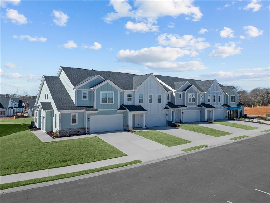 202 Leisure Lane Anderson, SC 29621 - Photo 2 of 38