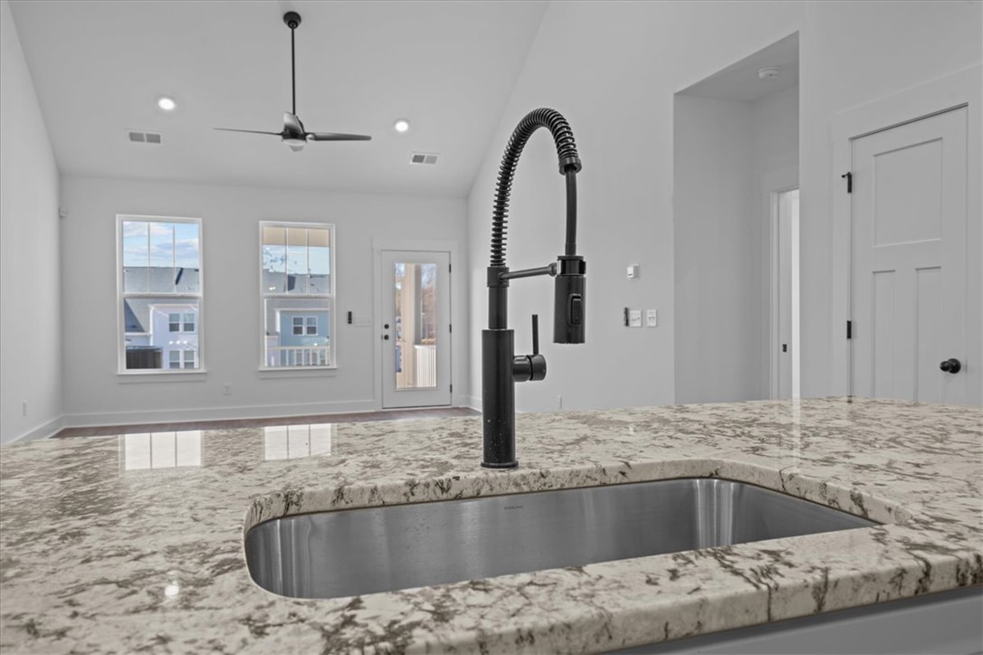 202 Leisure Lane Anderson, SC 29621 - Photo 8 of 38