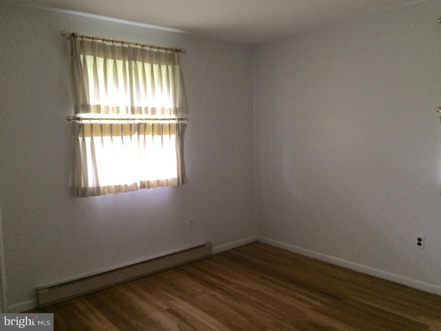 39 Oneida Avenue Delran, NJ 08057 - Photo 7 of 11 Bedroom 2