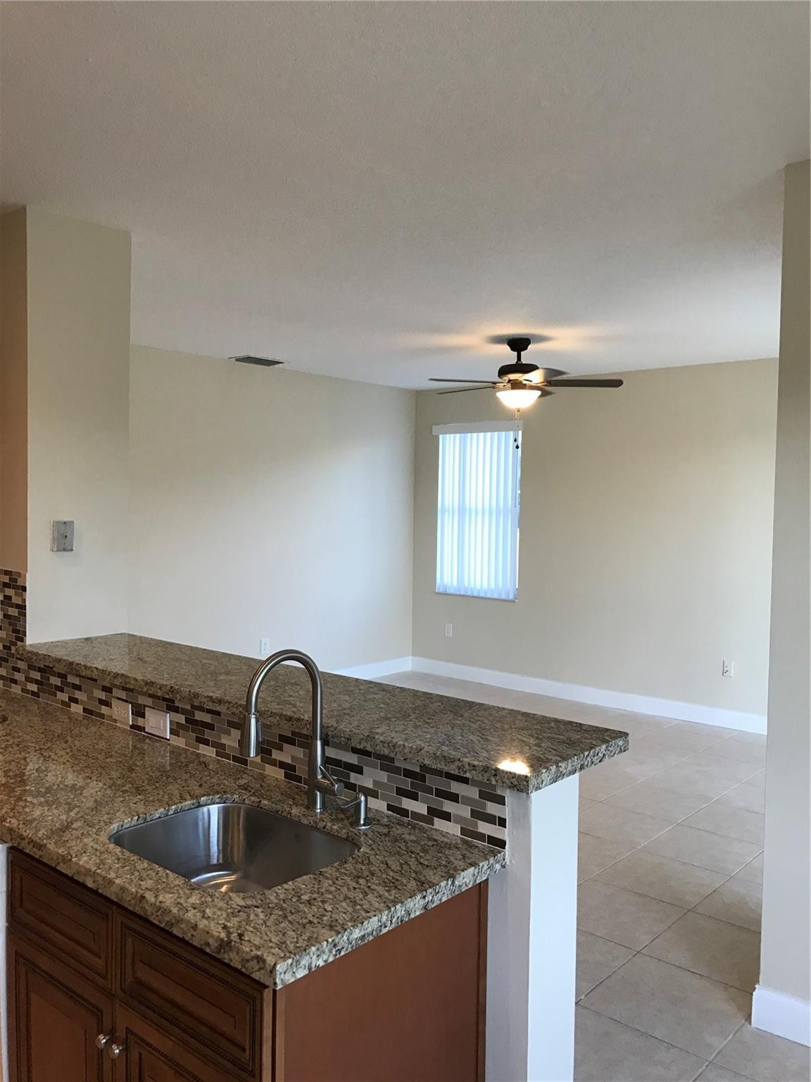 2783 Southwest 129th Terrace Miramar, FL 33027 - Photo 4 of 35 Photo 4