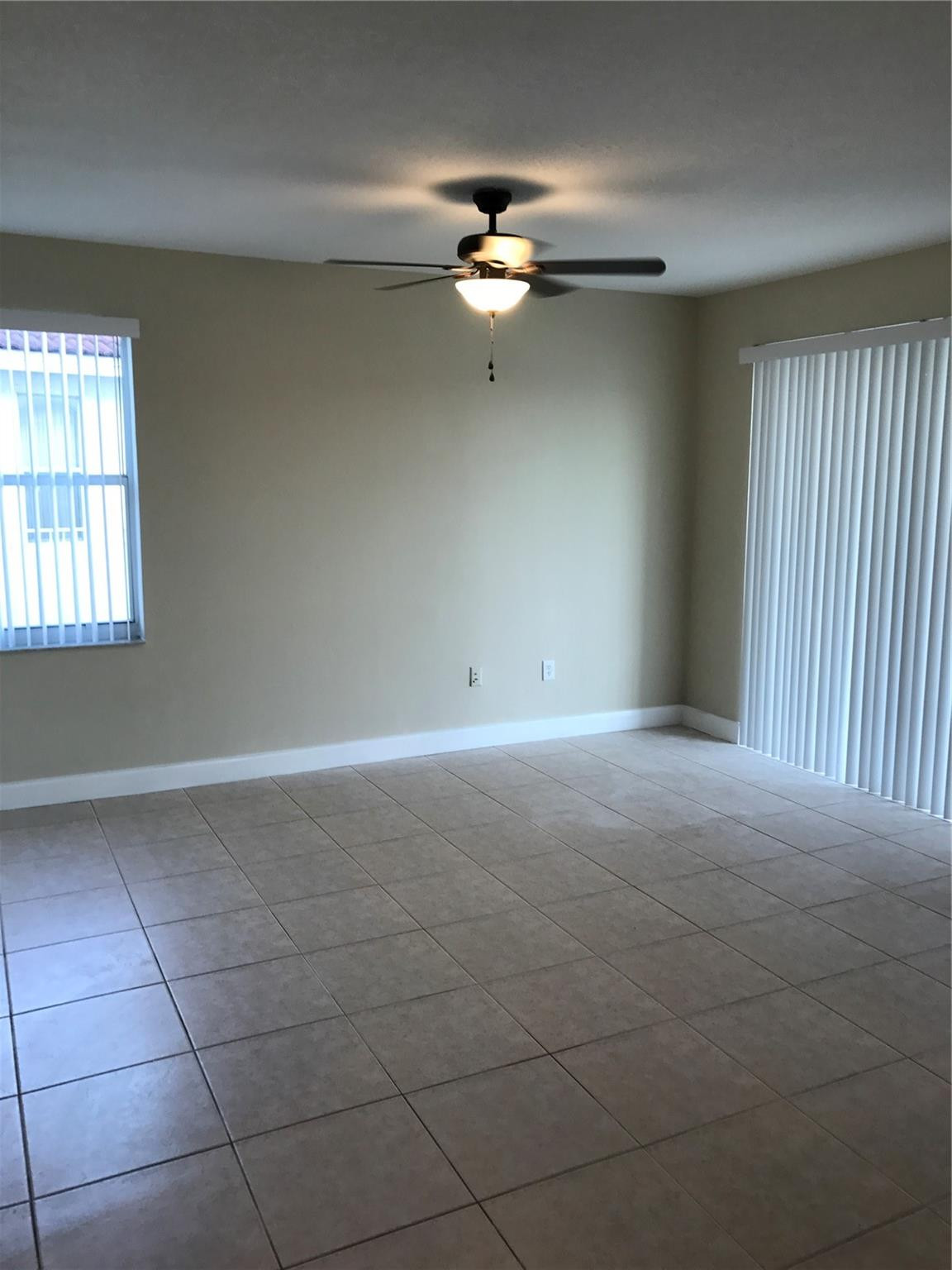 2783 Southwest 129th Terrace Miramar, FL 33027 - Photo 5 of 35 Photo 5