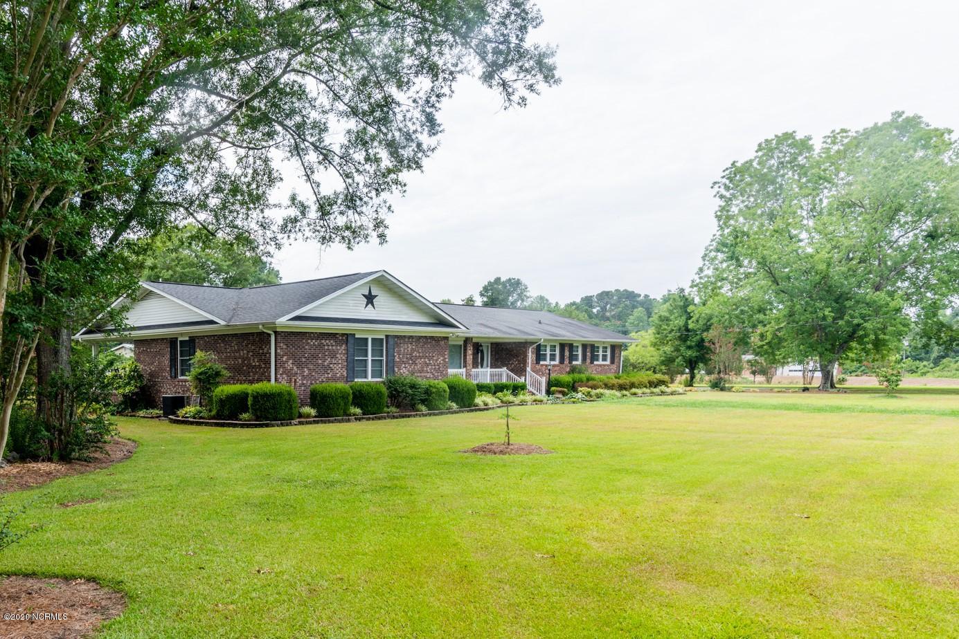 215 Clarks Road New Bern, NC 28562 - Photo 1 of 57 REL_3017 (2)