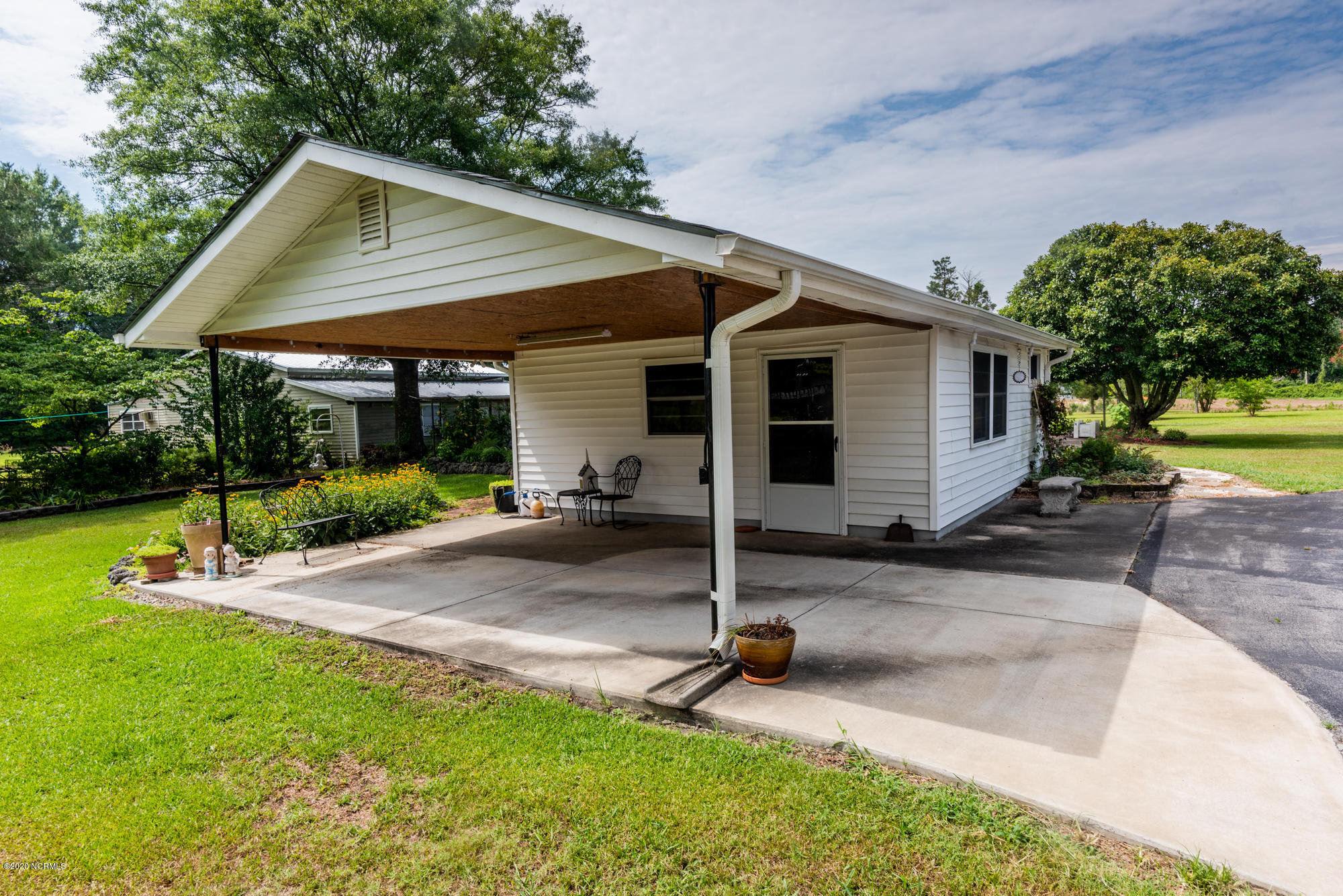 215 Clarks Road New Bern, NC 28562 - Photo 6 of 57 REL_3088