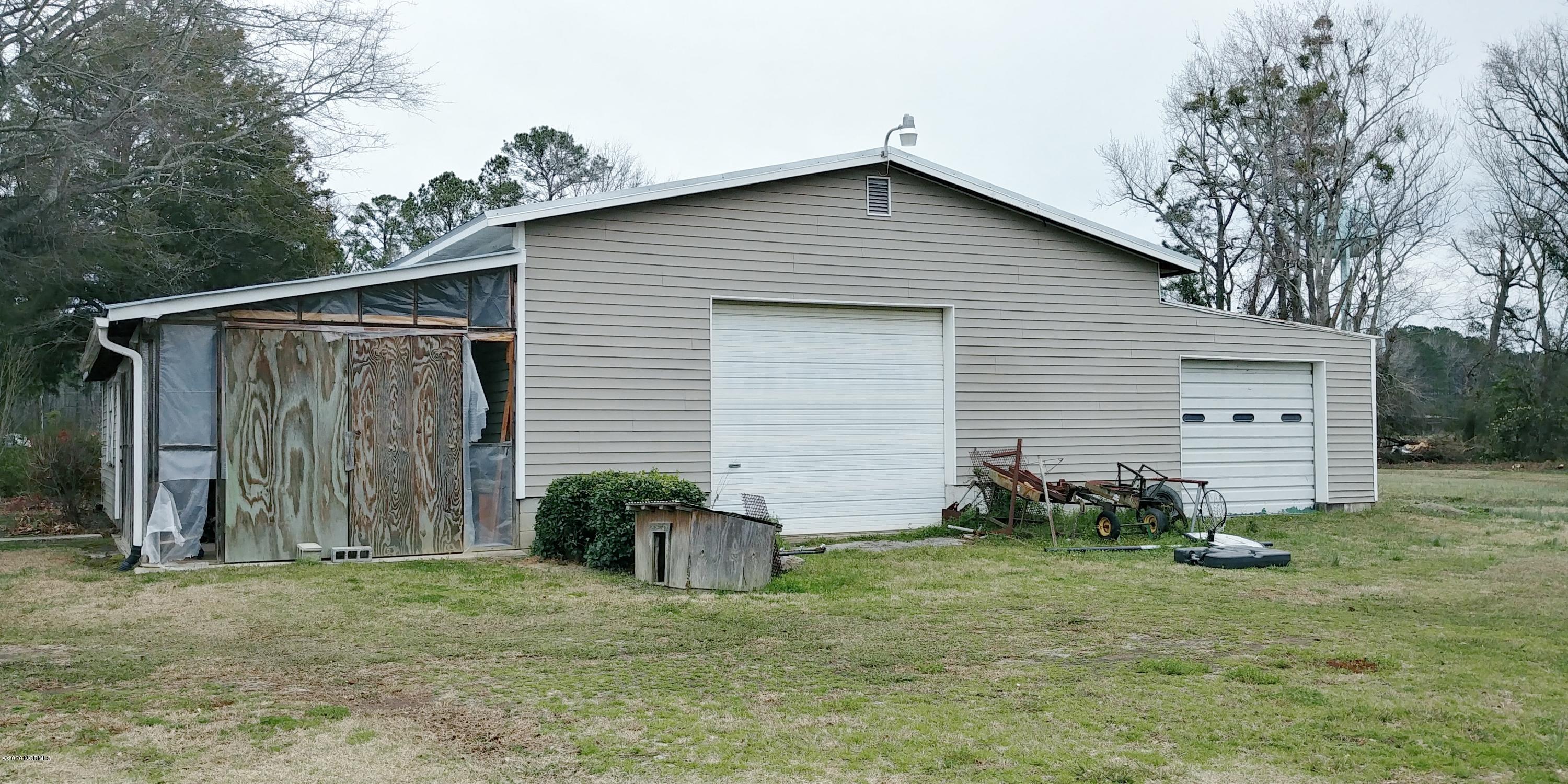 215 Clarks Road New Bern, NC 28562 - Photo 7 of 57 0208201452a_HDR