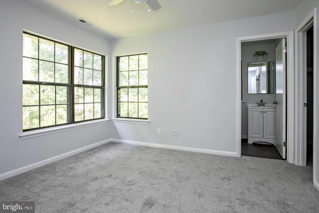 $2,100 | 428 Durham Court, West Deptford, NJ 08051