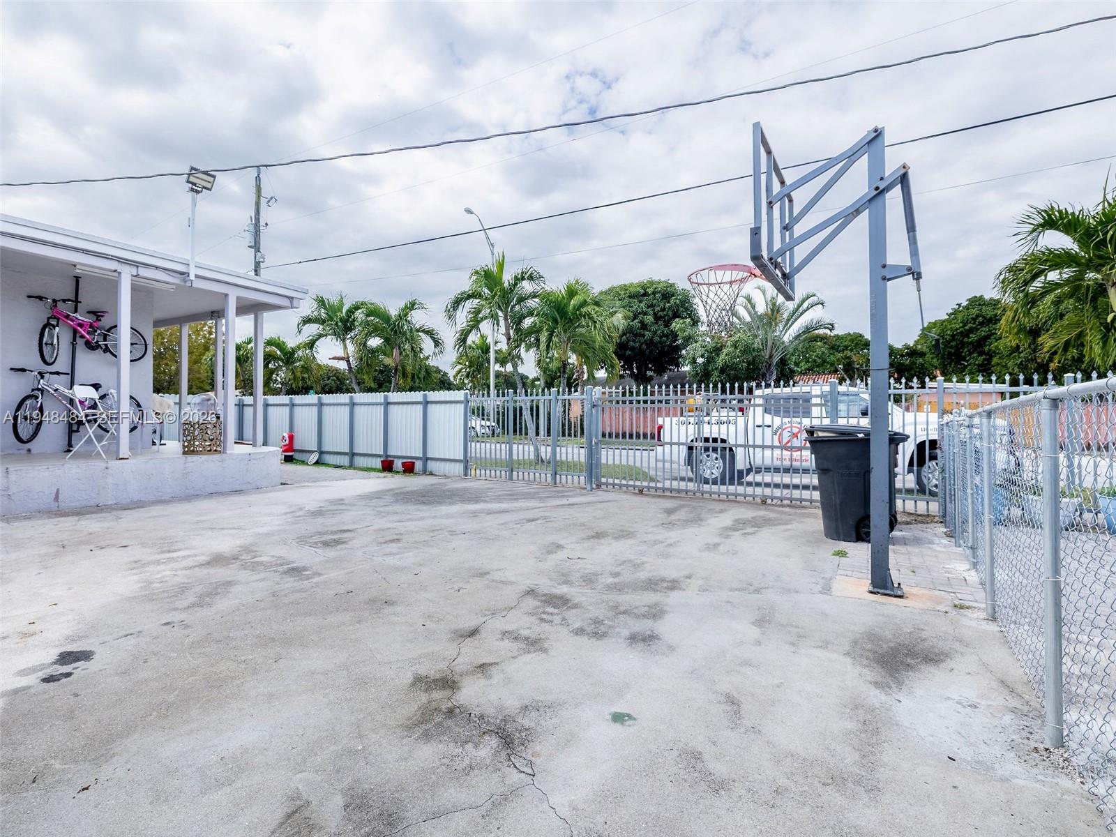 201 East 44th Street Hialeah, FL 33013 - Photo 25 of 39