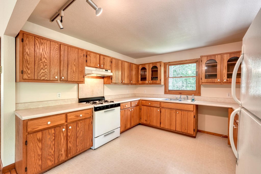 1493 Greasy Creek Road Brasstown, NC 28902 - Photo 10 of 51