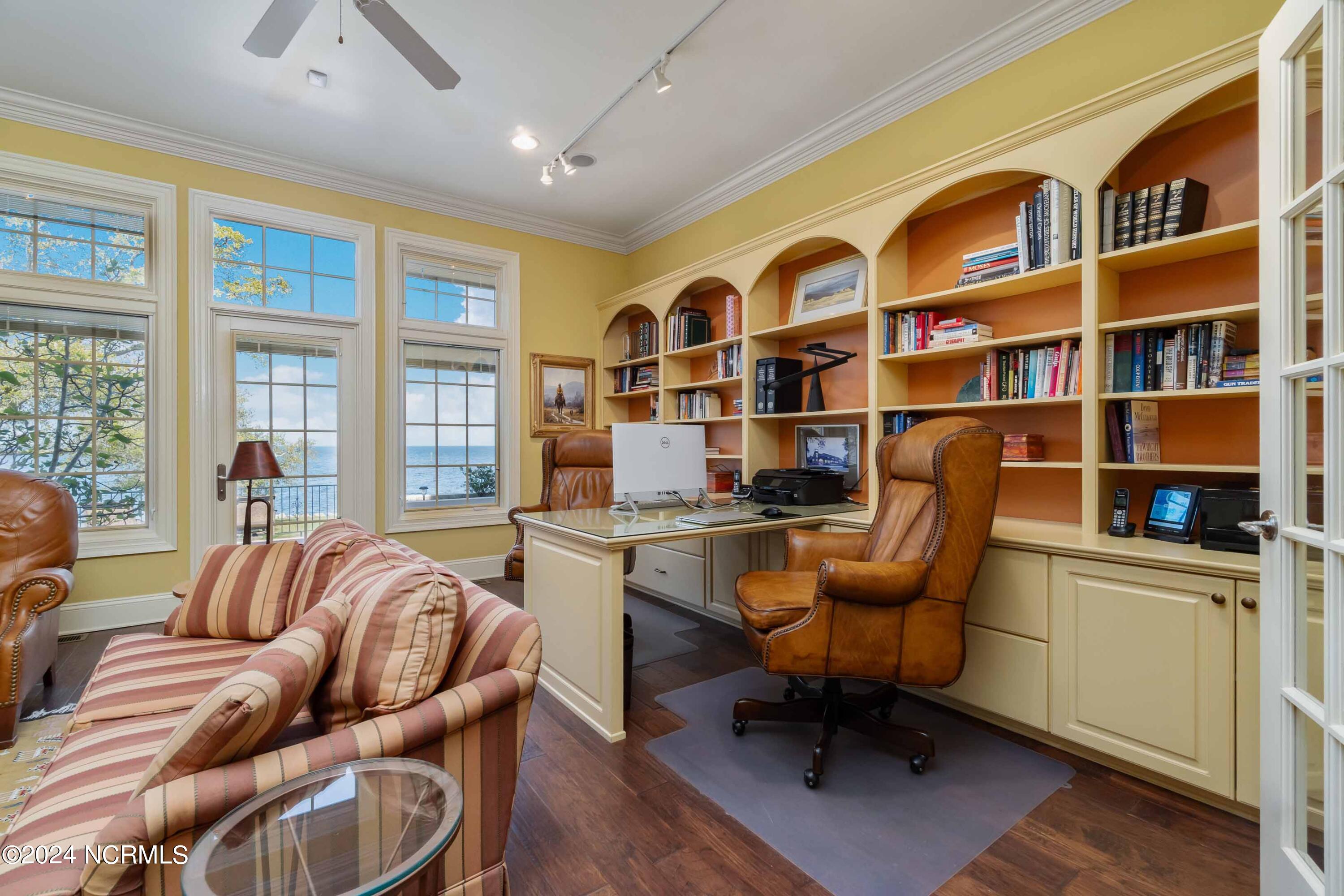 6054 Dolphin Road Oriental, NC 28571 - Photo 33 of 76 Library