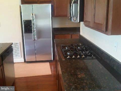 9835 Garden Ranges Laurel, MD 20723 - Photo 12 of 13 Kitchen