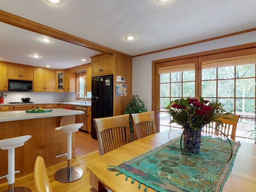 7 Woodfall Road Medfield, MA 02052 - Photo 11 of 38