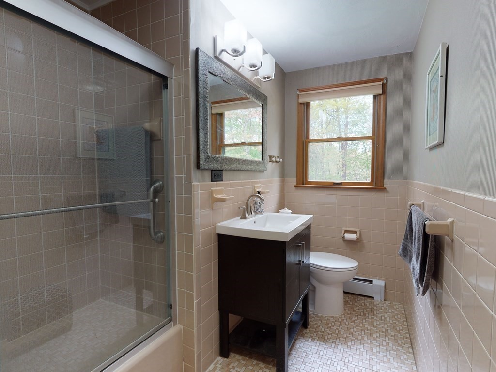 7 Woodfall Road Medfield, MA 02052 - Photo 16 of 38