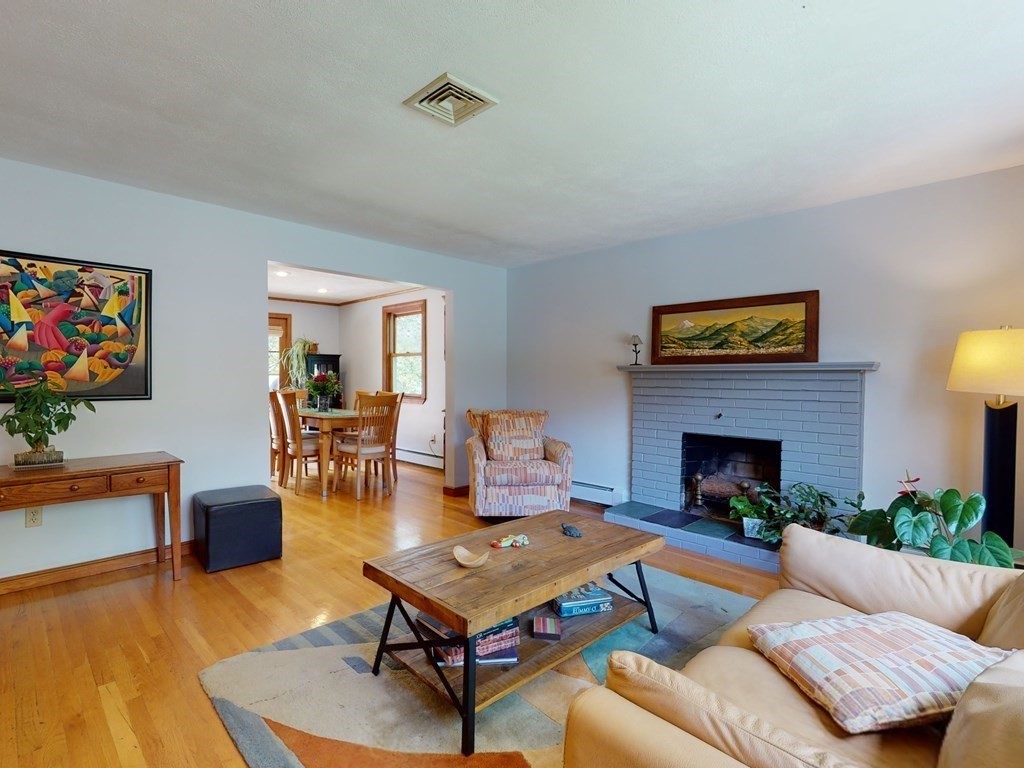 7 Woodfall Road Medfield, MA 02052 - Photo 6 of 38