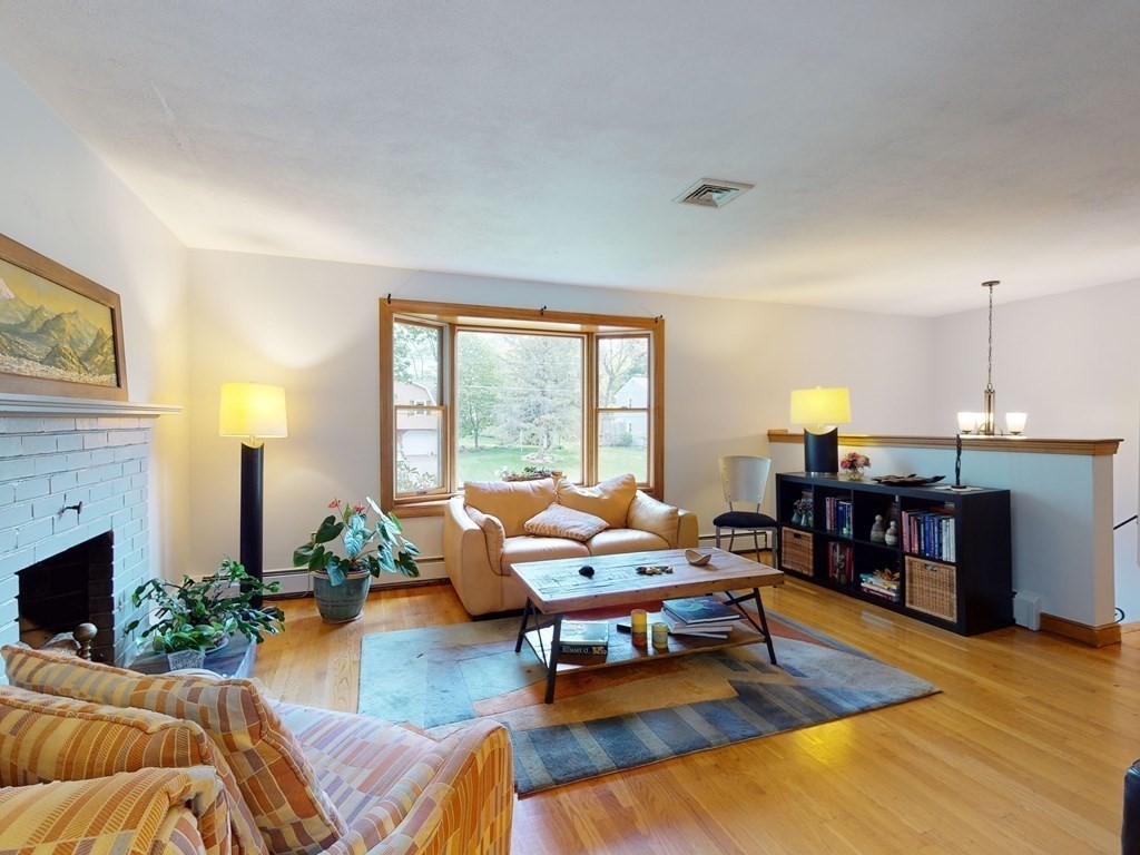7 Woodfall Road Medfield, MA 02052 - Photo 8 of 38