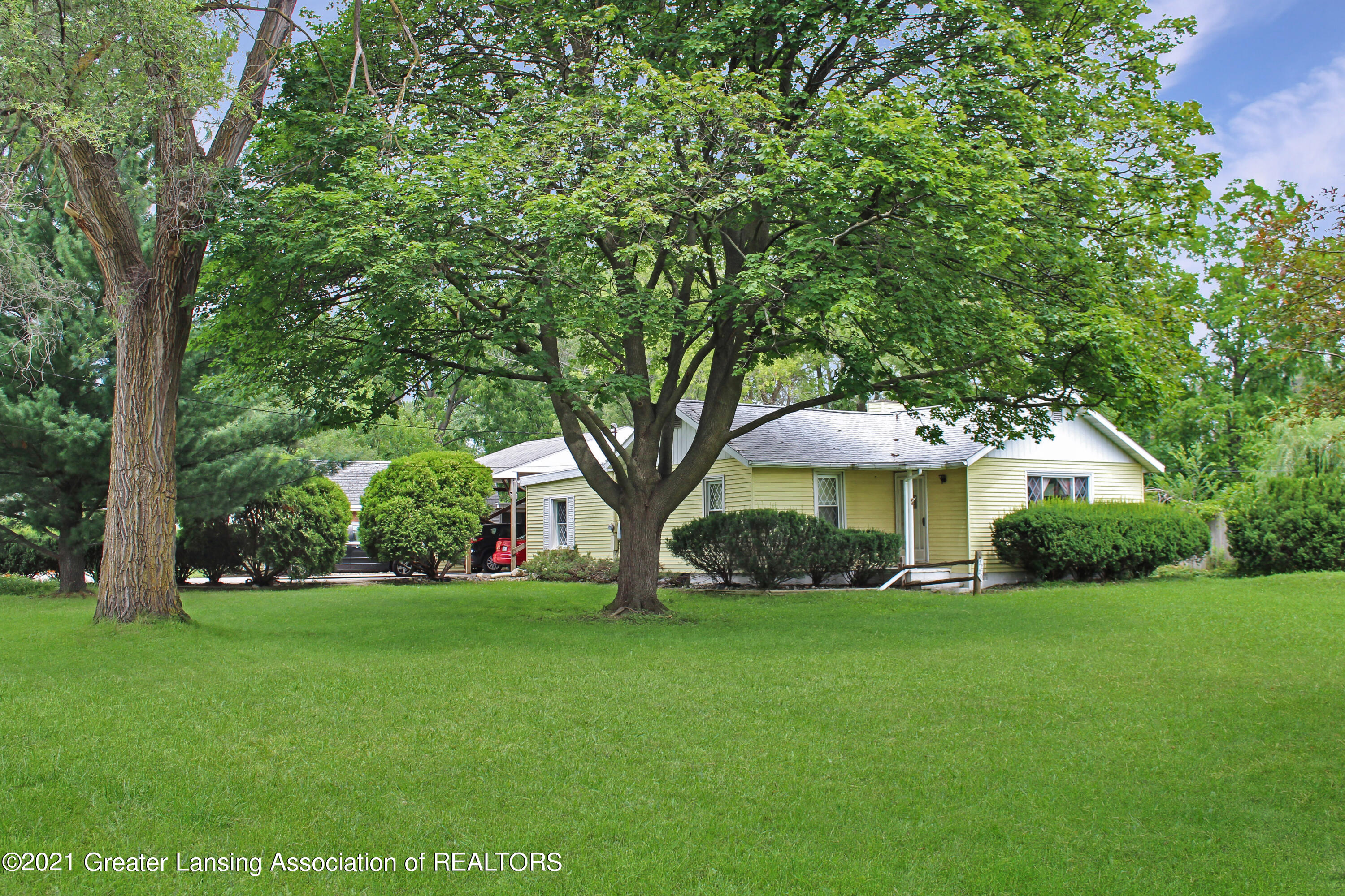 2220 West Jolly Road Lansing, MI 48911 - Photo 2 of 25 Exterior