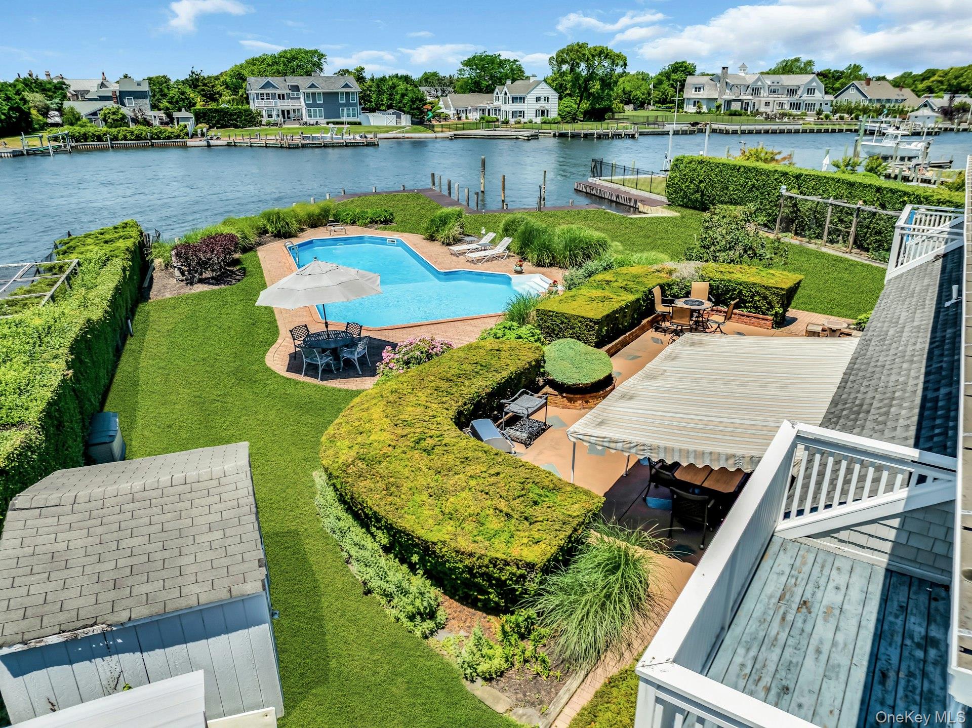18 Beech Road Islip, NY 11751 - Photo 3 of 46