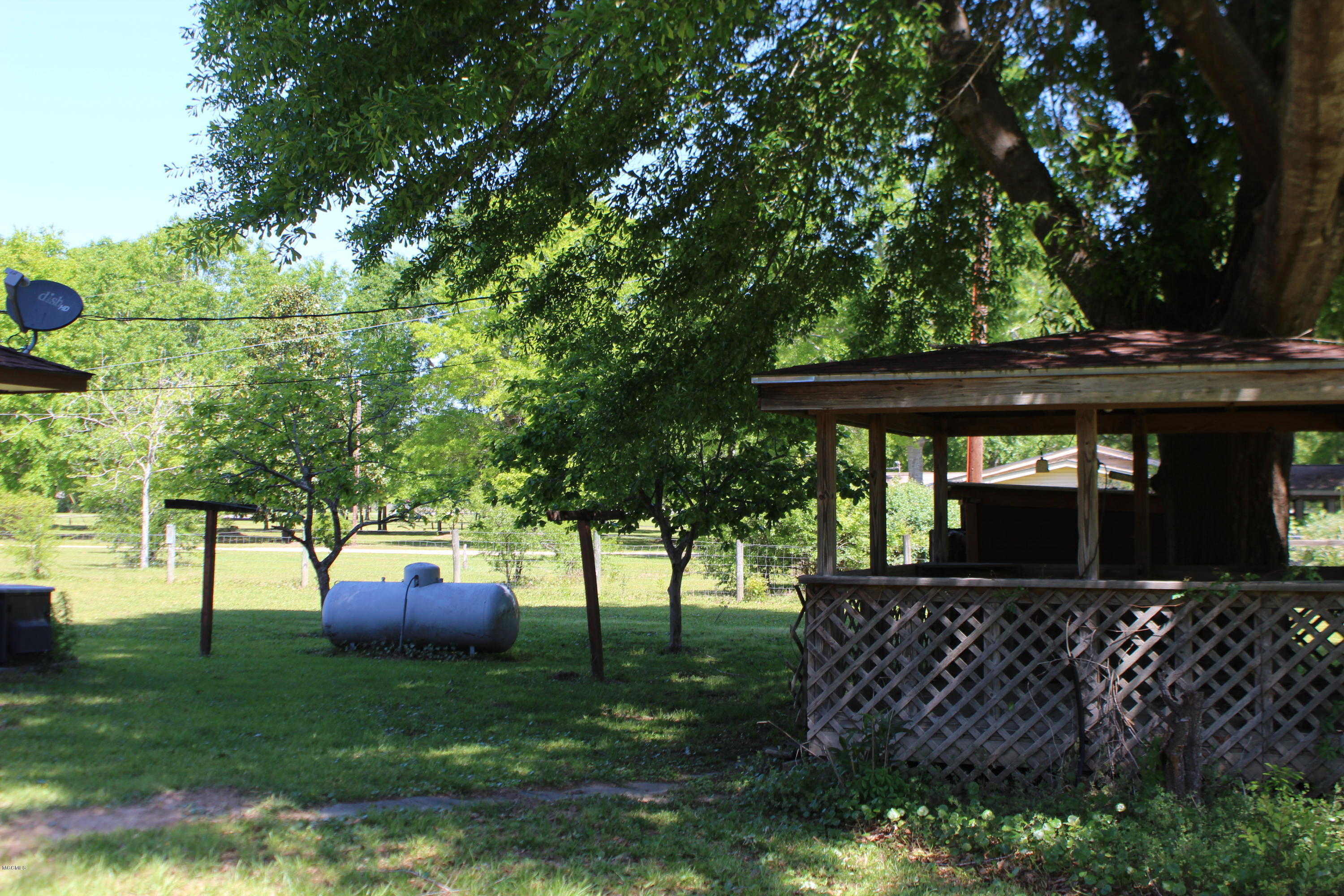 17236 Highway 613 Moss Point, MS 39562 - Photo 8 of 14 IMG_4127
