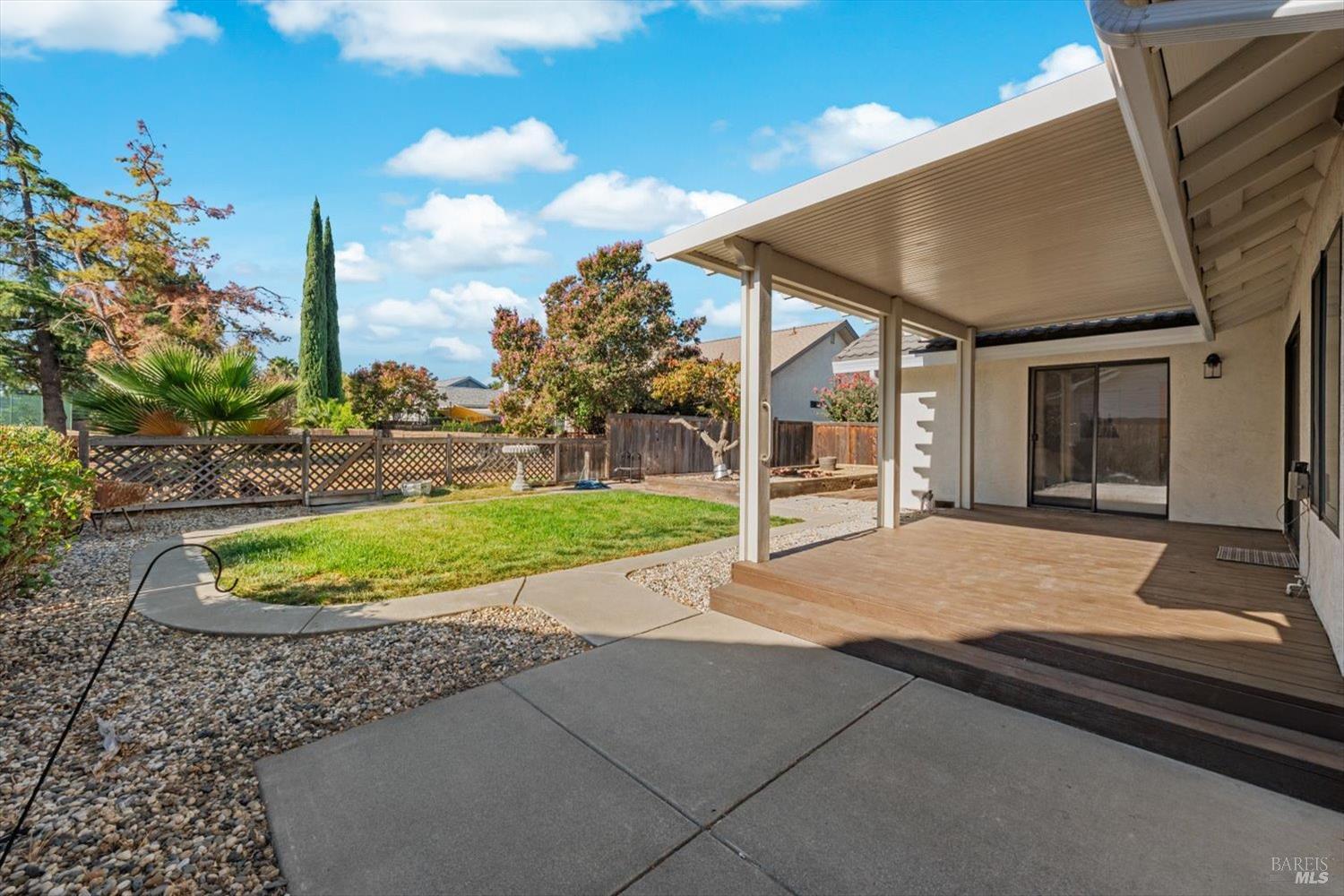 107 Inyo Court Vacaville, CA 95687 - Photo 33 of 49 a view of outdoor space and yard
