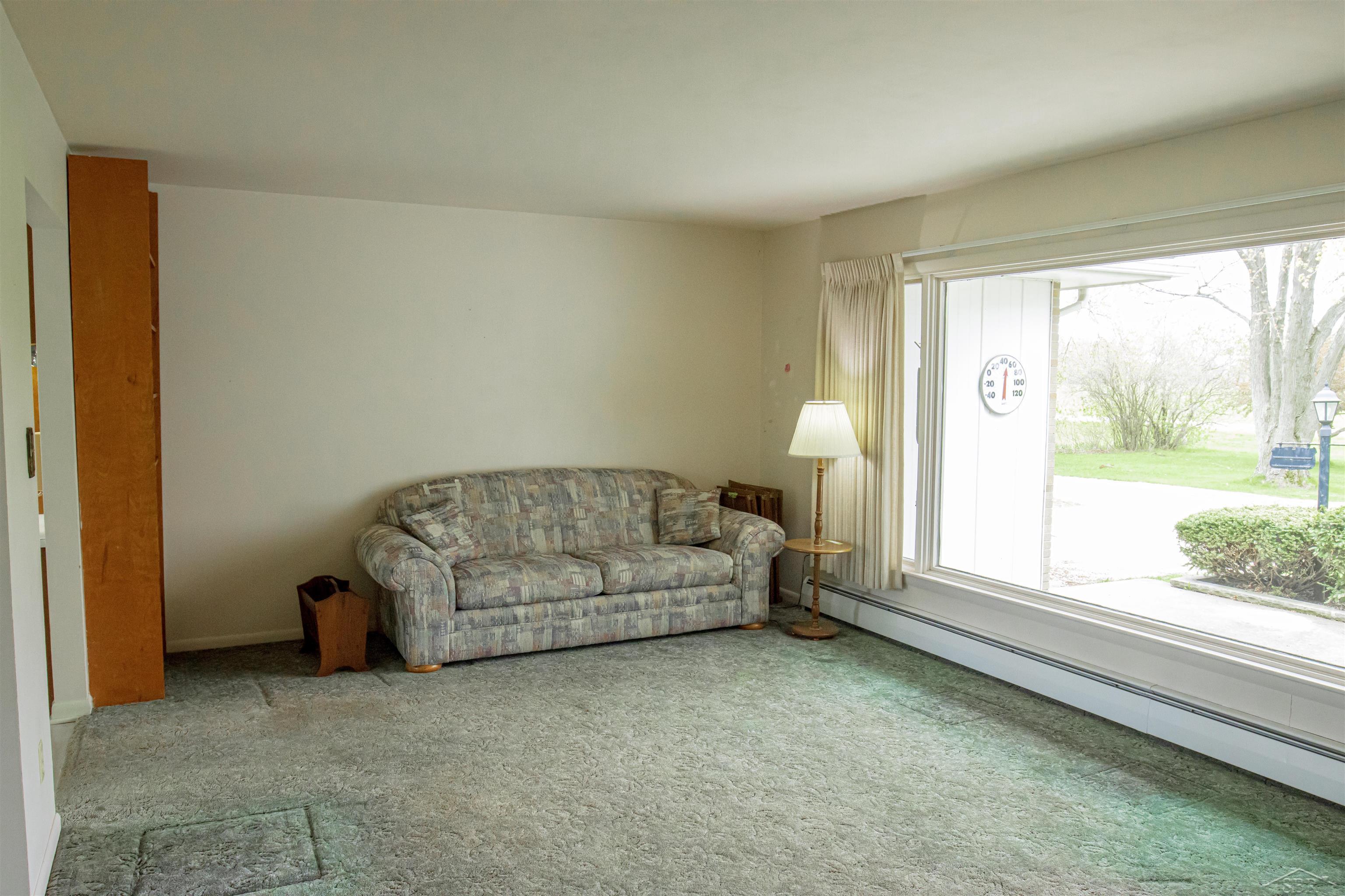 15301 Stuart Road Chesaning, MI 48616 - Photo 6 of 37 50107540-5.JPG
