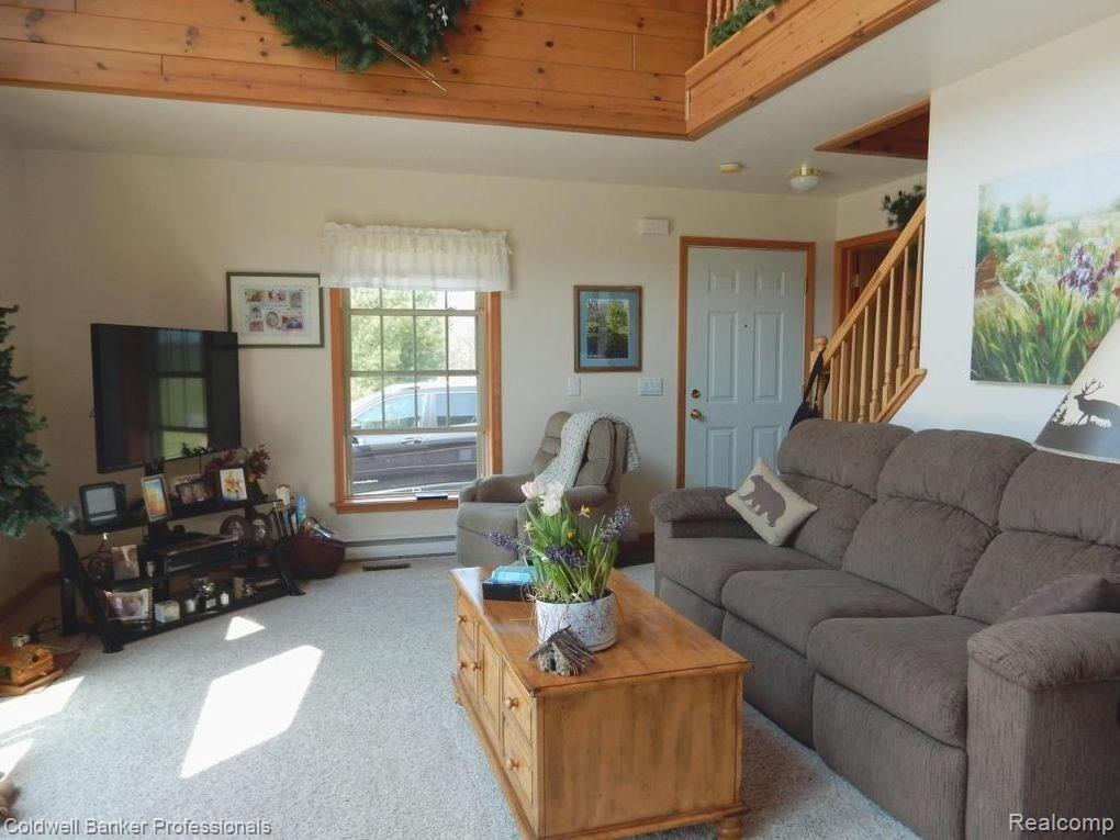 384 Congdon Road Gaylord, MI 49735 - Photo 3 of 23