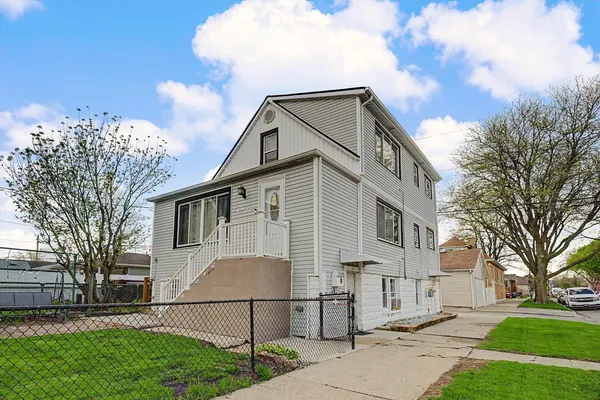 $389,900 | 5200 South Lorel Avenue, Chicago, IL 60638