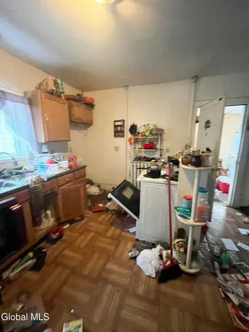 $89,999 | 77 Grove Street, Amsterdam, NY 12010