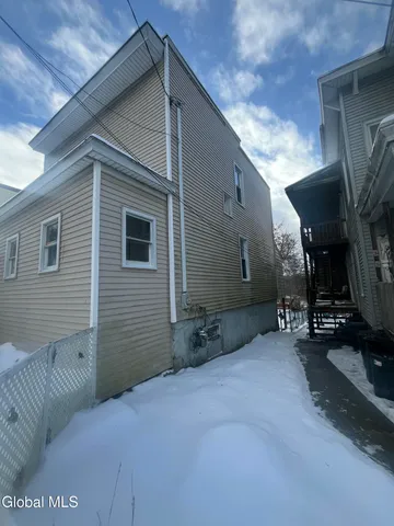 $89,999 | 77 Grove Street, Amsterdam, NY 12010