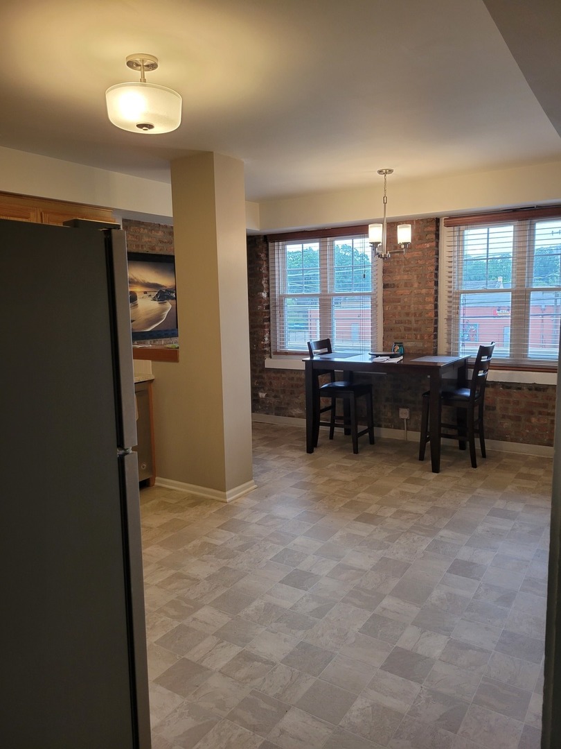 29 East Burlington Street, Unit 2 Riverside, IL 60546 - Photo 4 of 11