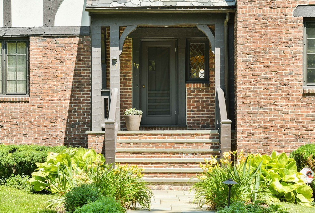 17 Croftdale Road Newton, MA 02459 - Photo 4 of 28