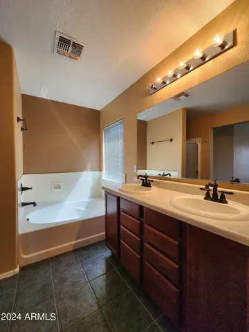 $1,595 | 40443 West Helen Court, Maricopa, AZ 85138