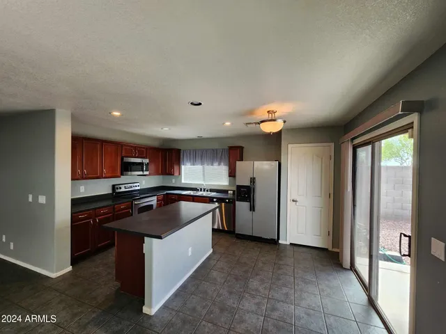 $1,595 | 40443 West Helen Court, Maricopa, AZ 85138