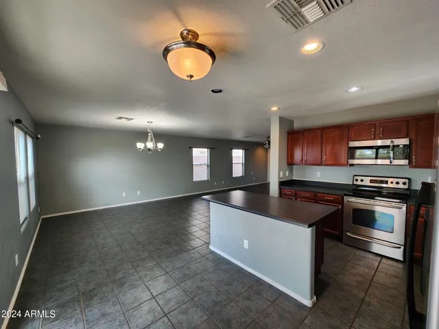 $1,595 | 40443 West Helen Court, Maricopa, AZ 85138