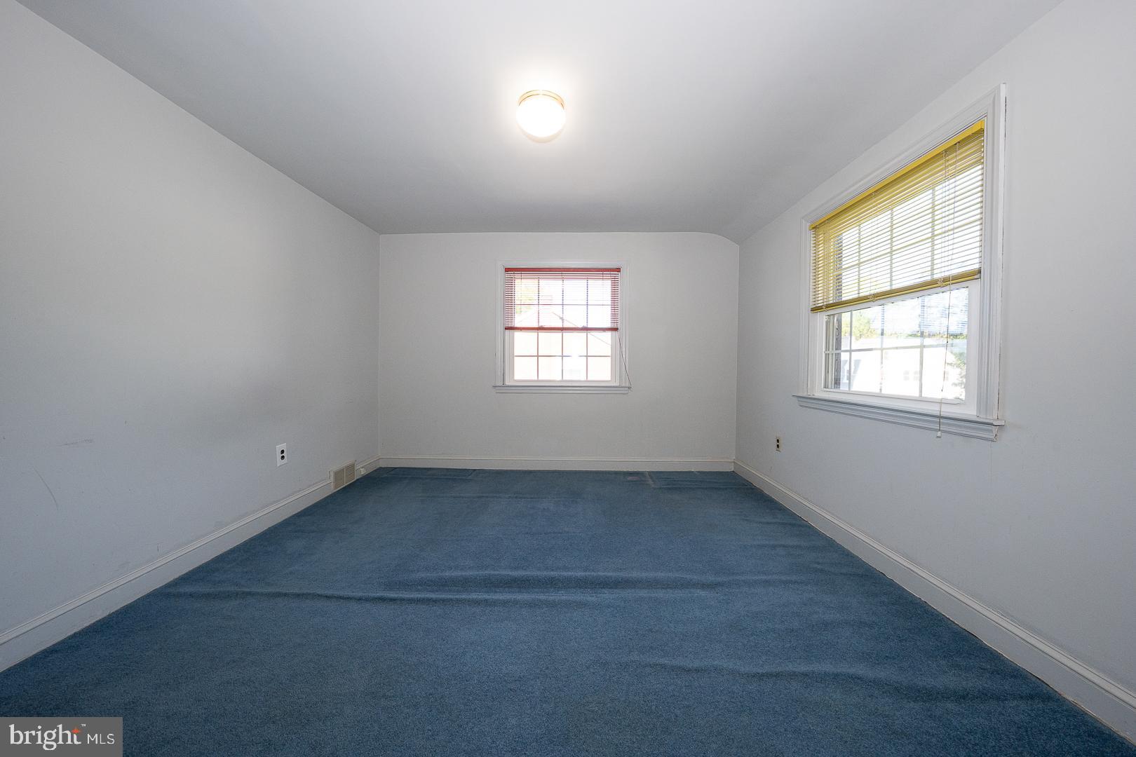 306 Sedgewood Road Springfield, PA 19064 - Photo 27 of 55 an empty room with windows