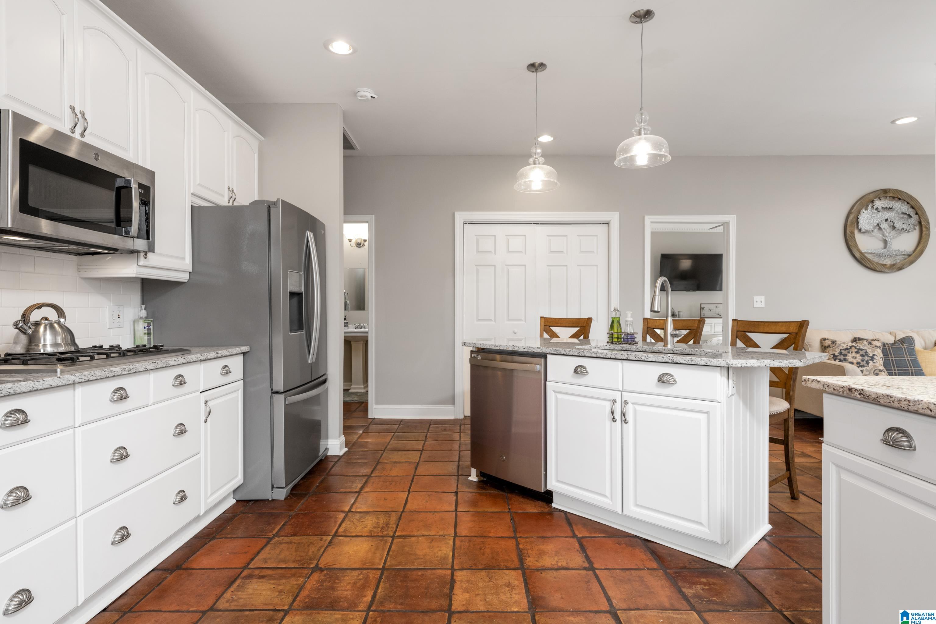 3856 South Shades Crest Road Birmingham, AL 35244 - Photo 20 of 50