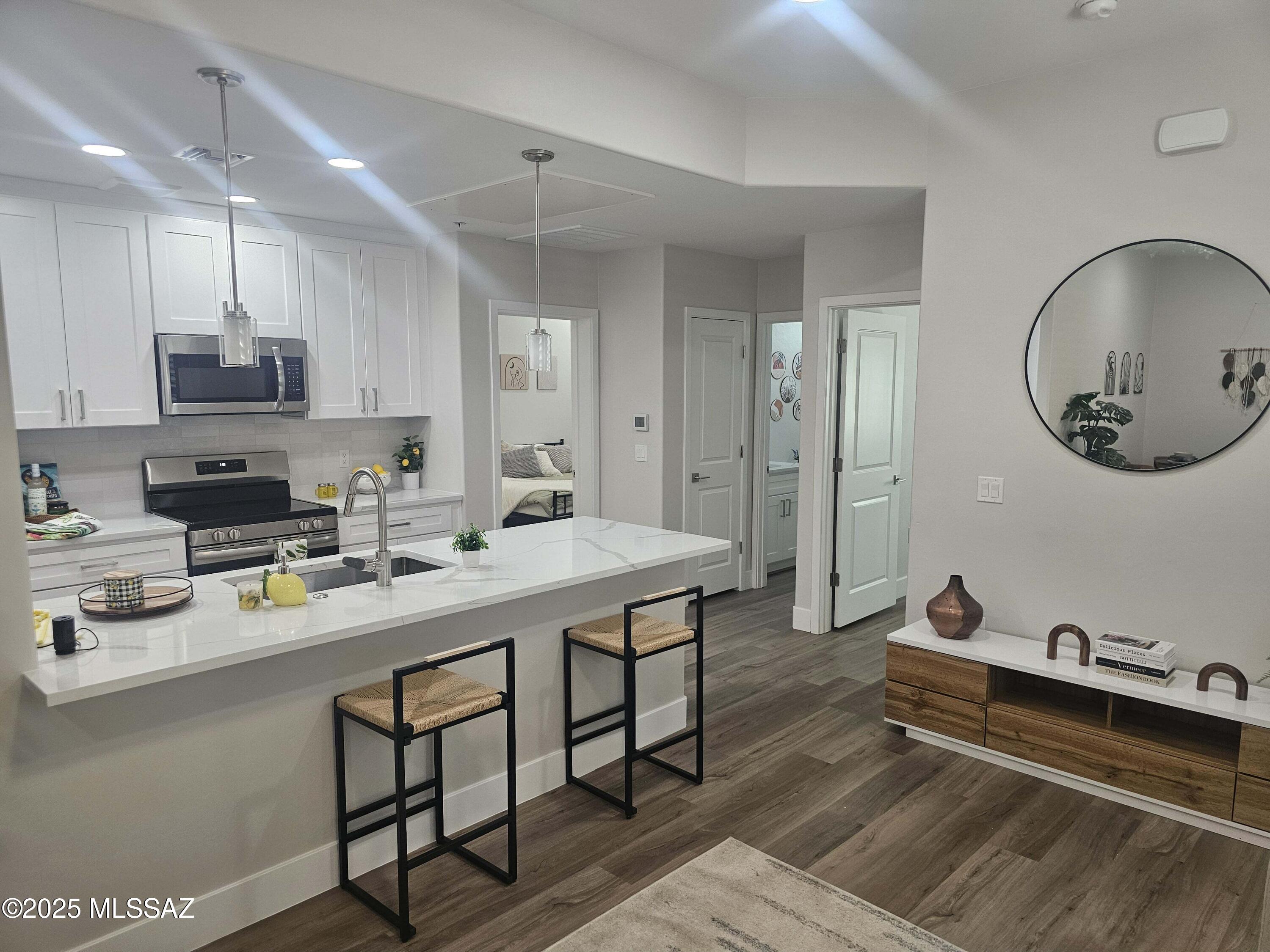 2020 East River Road, Unit 102 Tucson, AZ 85718 - Photo 4 of 21