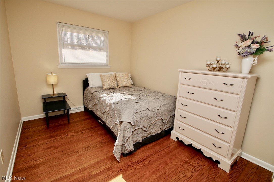 30875 Roosevelt Road Wickliffe, OH 44092 - Photo 20 of 35 3rd bedroom. Refinished wood floors and neutral paint.