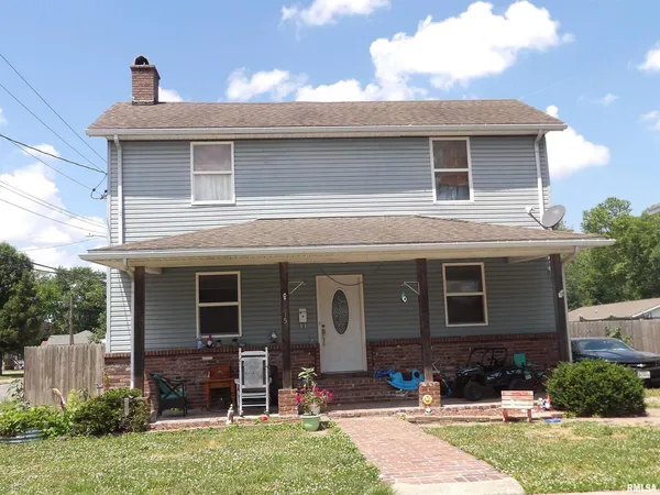 $79,900 | 215 Brinley Street, Benton, IL 62812