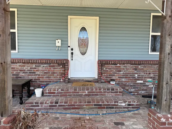 $79,900 | 215 Brinley Street, Benton, IL 62812