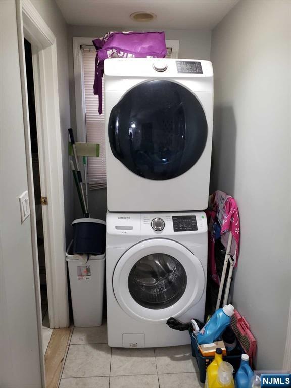 39 Tuttle Street Wallington, NJ 07057 - Photo 14 of 30 a utility room with dryer and washer