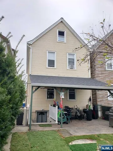 $659,900 | 39 Tuttle Street, Wallington, NJ 07057