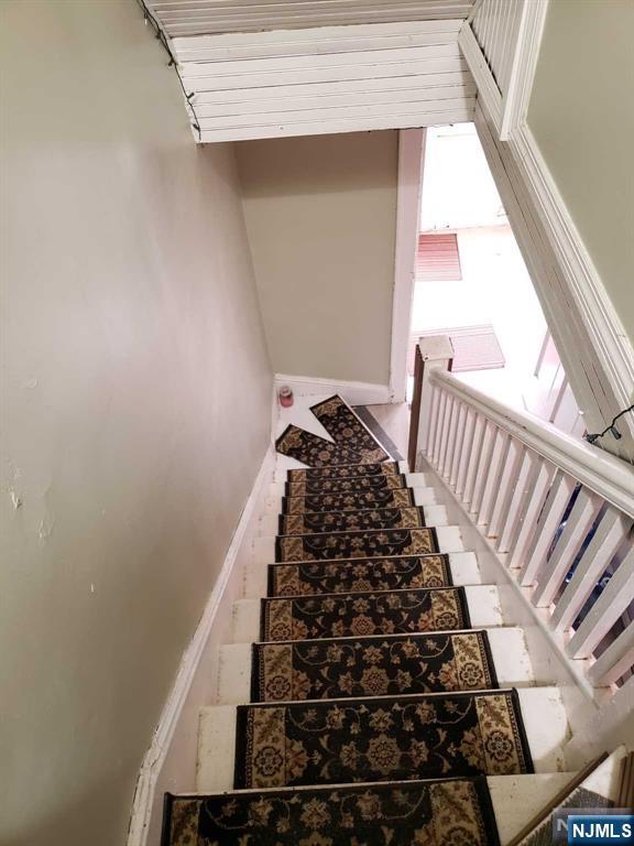 39 Tuttle Street Wallington, NJ 07057 - Photo 8 of 30 a view of balcony