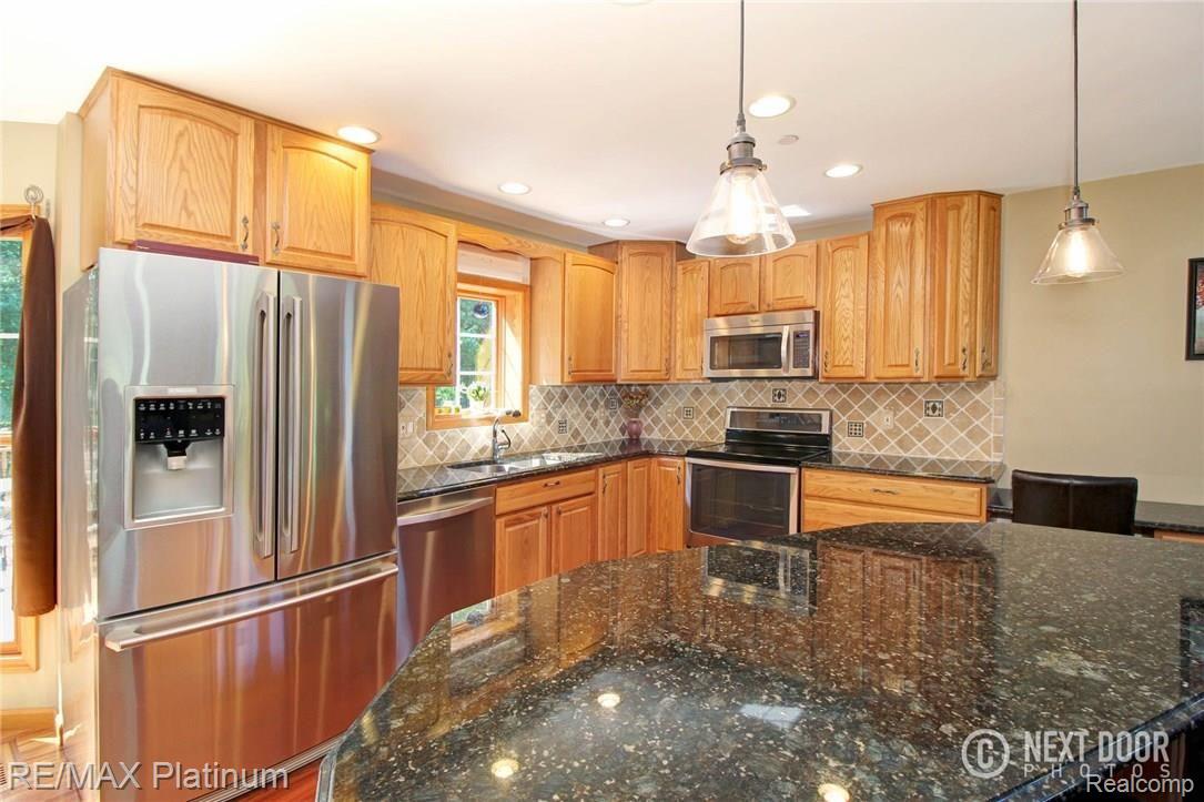2772 Bullard Road Hartland, MI 48353 - Photo 10 of 72 IMG_3571_2_3.jpg