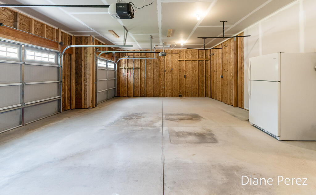 1624 Harding Street Holland, MI 49423 - Photo 32 of 42 1624HardingSt-54LoRes garage H