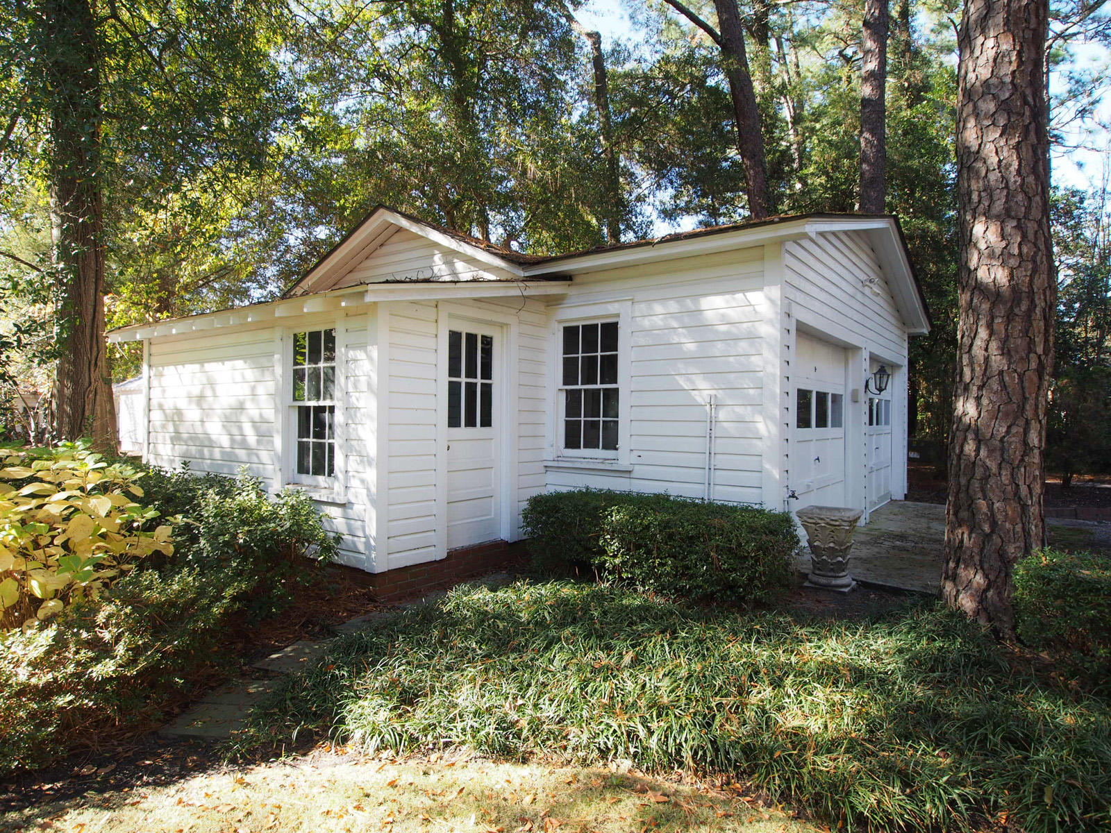 75 Cherokee Road Pinehurst, NC 28374 - Photo 16 of 77 garage2