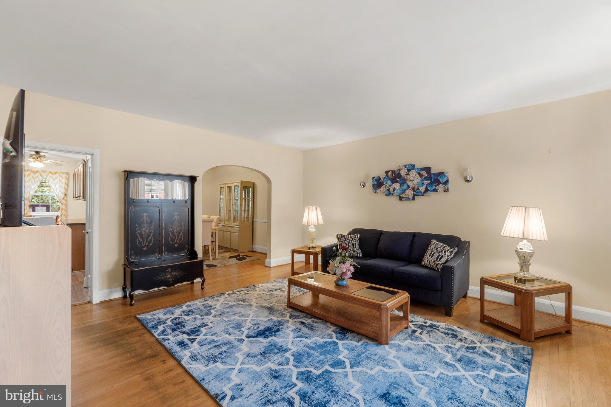 227 Westowne Road Baltimore, MD 21229 - Photo 3 of 18 Living Room