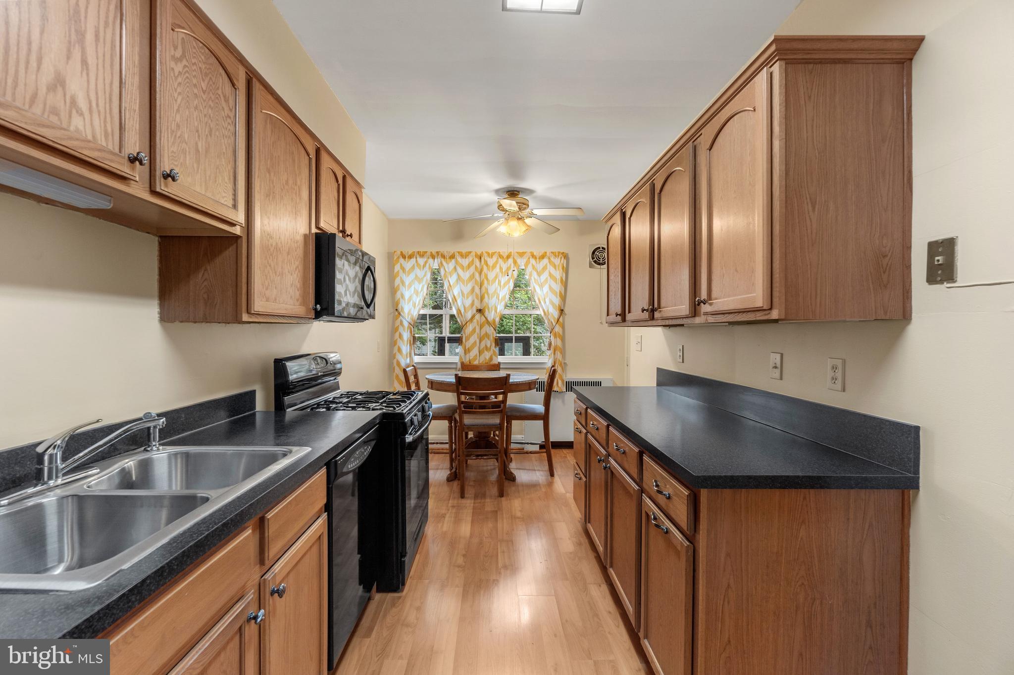 227 Westowne Road Baltimore, MD 21229 - Photo 5 of 18 Kitchen