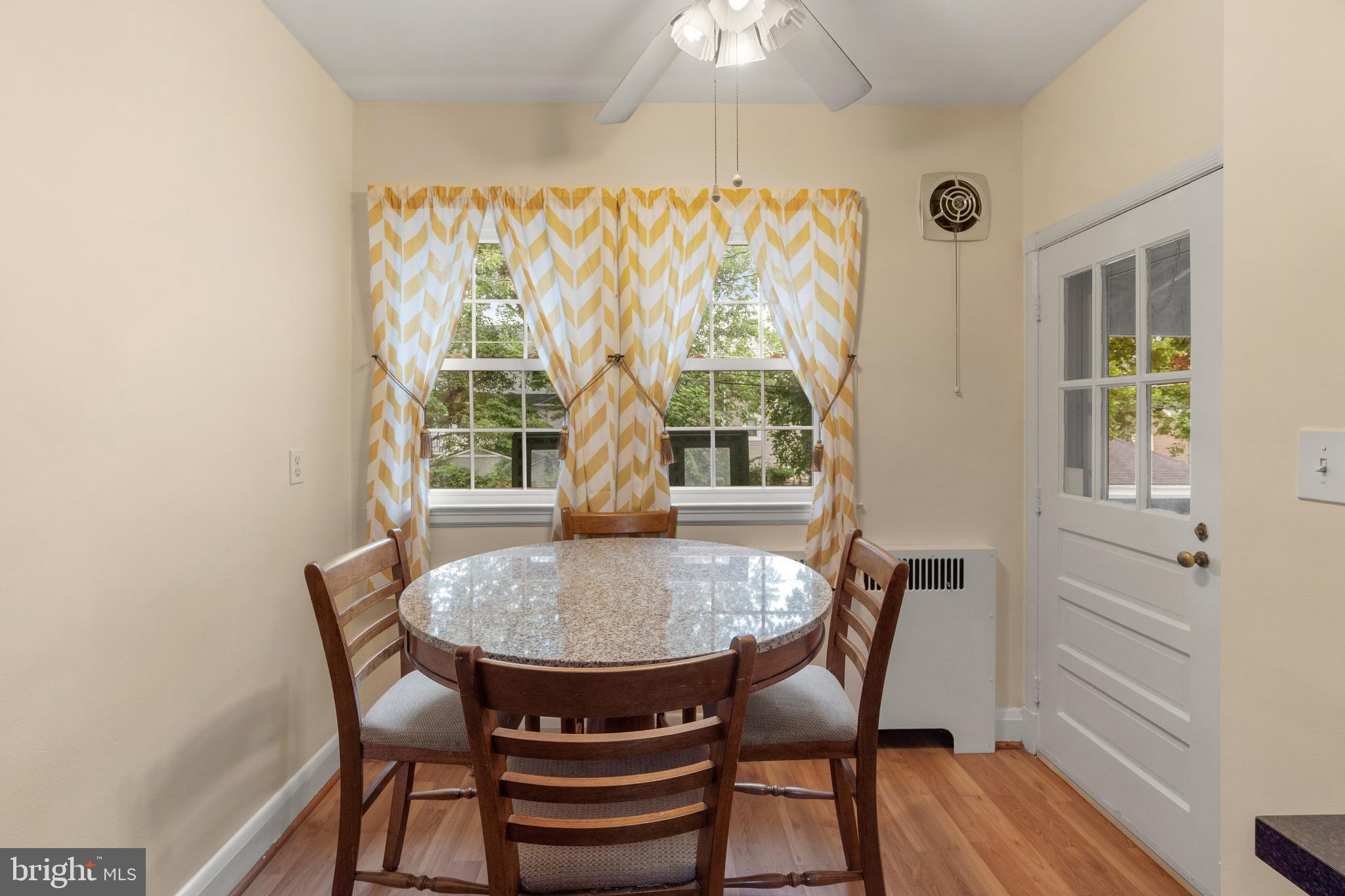 227 Westowne Road Baltimore, MD 21229 - Photo 9 of 18 Breakfast Area