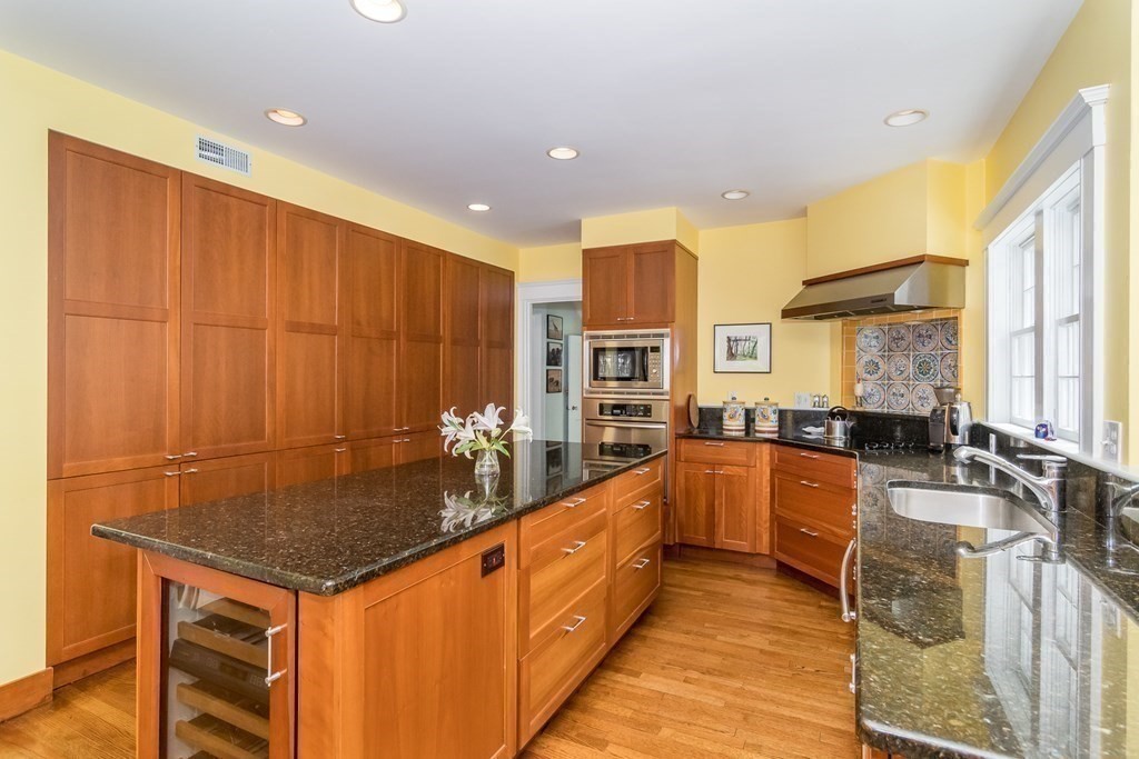 33 Risley Road Newton, MA 02465 - Photo 13 of 28