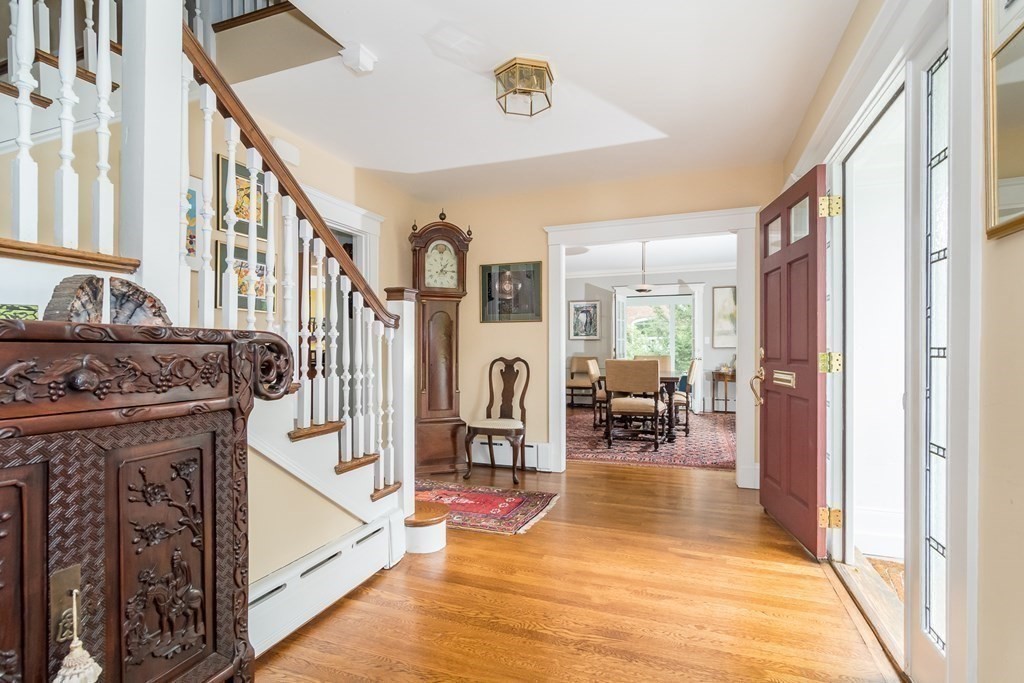 33 Risley Road Newton, MA 02465 - Photo 2 of 28