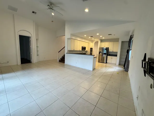 $3,500 | 4910 Southeast Askew Avenue, Stuart, FL 34997